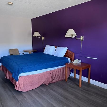 Knights Inn - Park Villa Motel, Midland Esterno foto