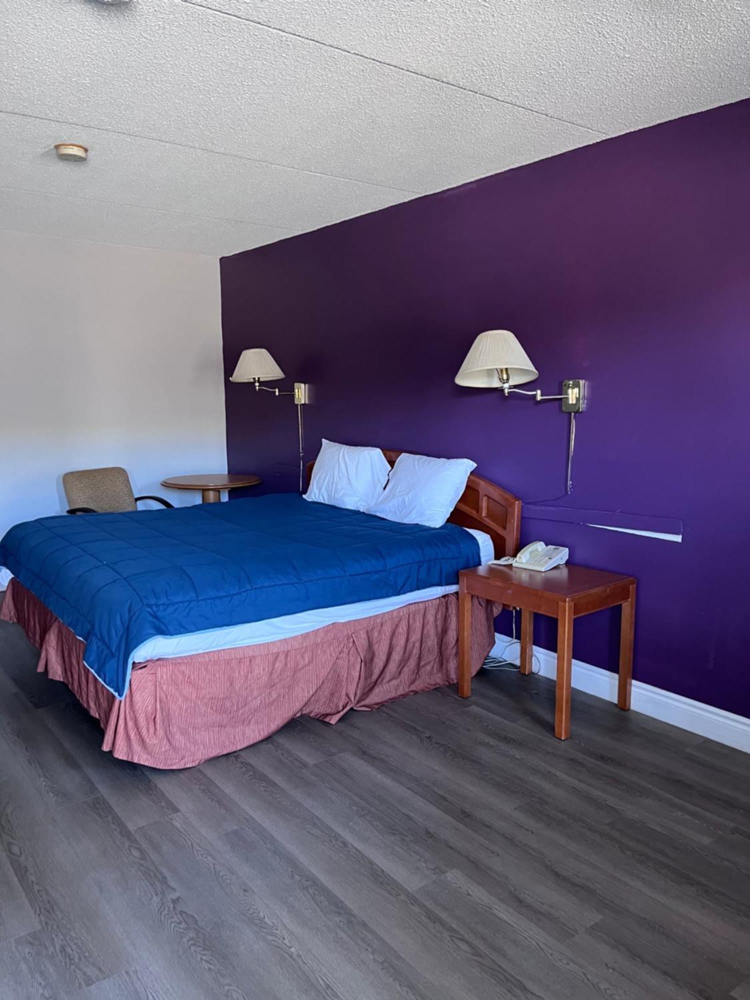 Knights Inn - Park Villa Motel, Midland Esterno foto