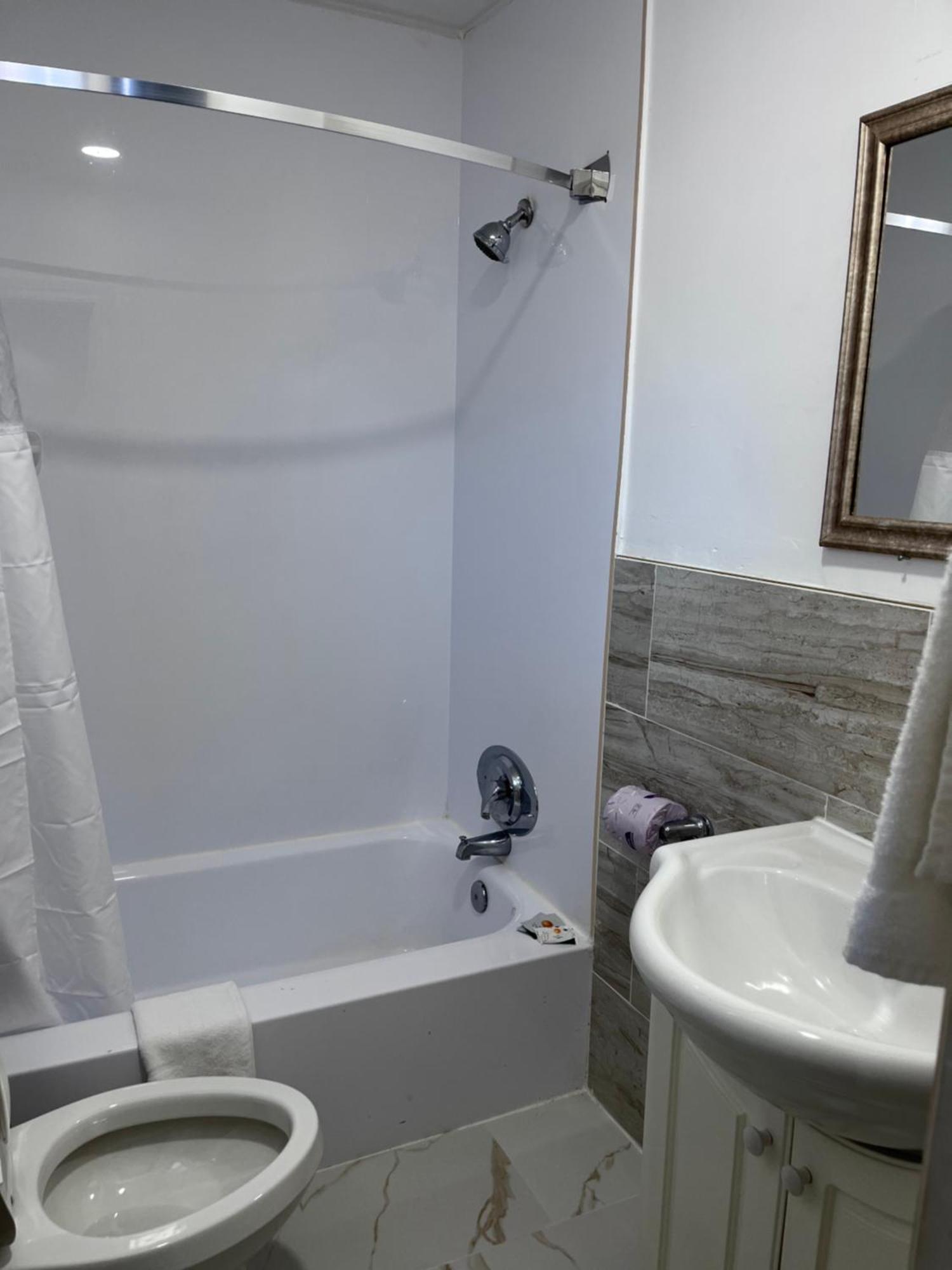 Knights Inn - Park Villa Motel, Midland Esterno foto
