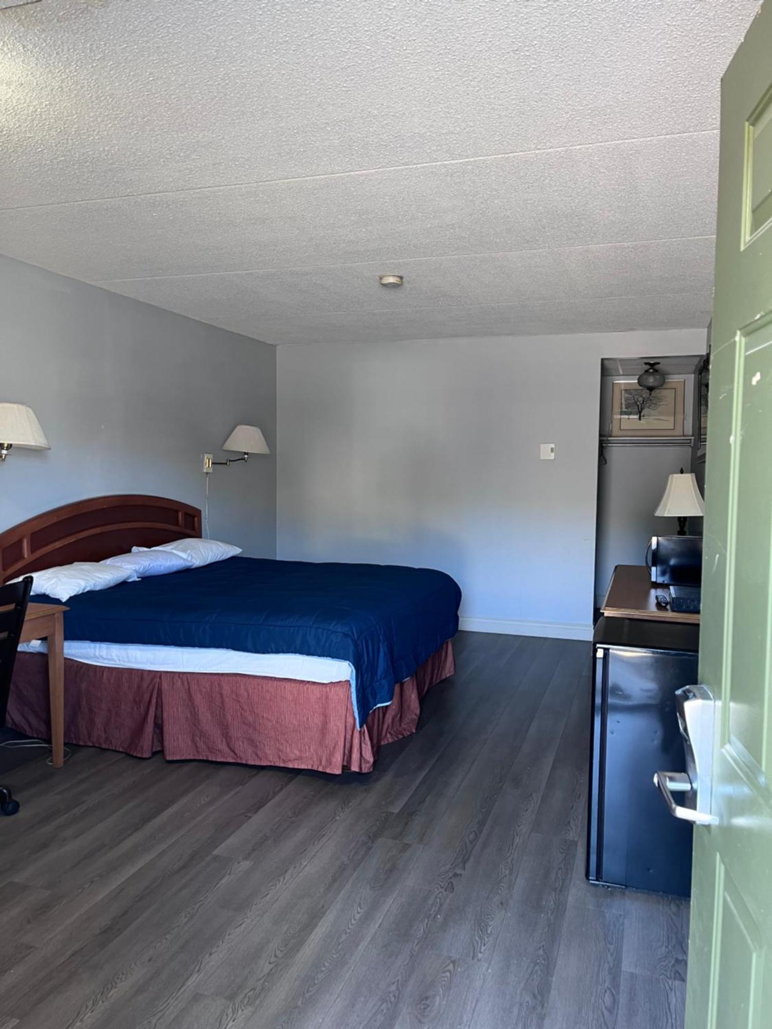 Knights Inn - Park Villa Motel, Midland Esterno foto
