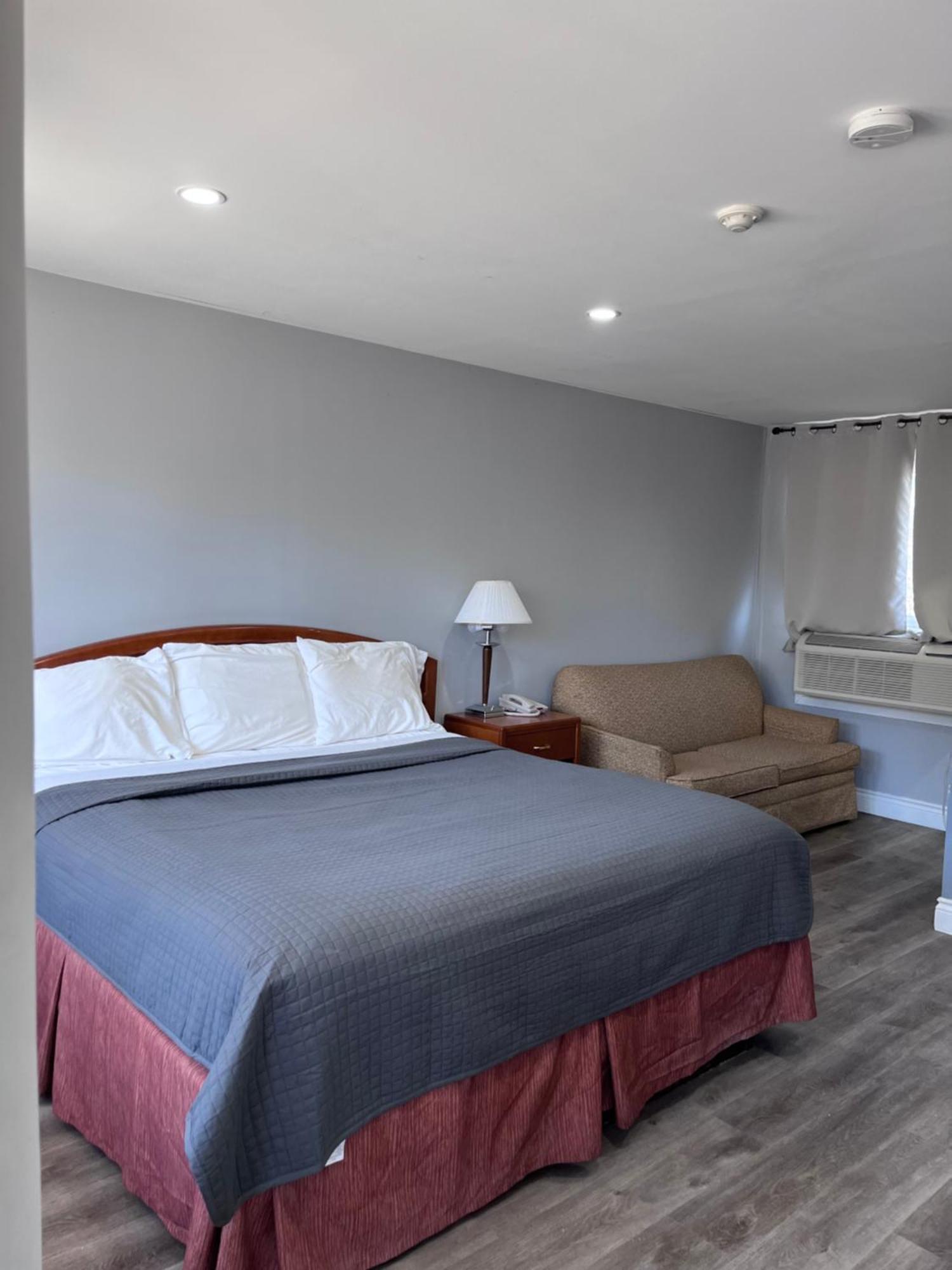 Knights Inn - Park Villa Motel, Midland Esterno foto