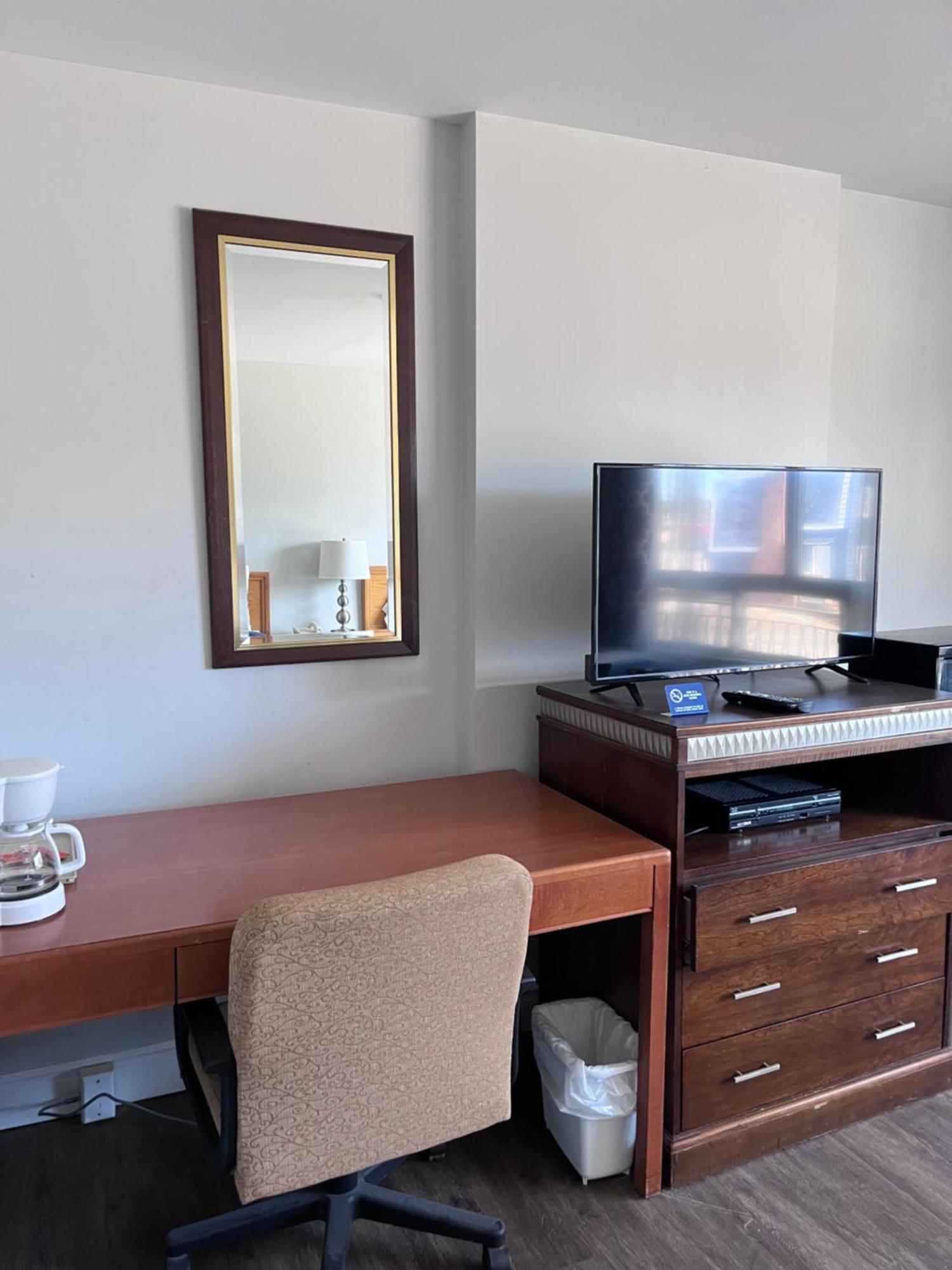 Knights Inn - Park Villa Motel, Midland Esterno foto