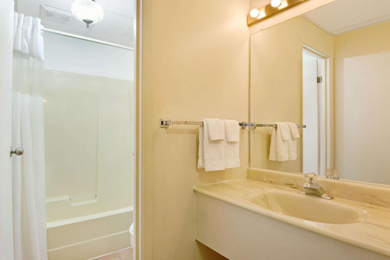 Knights Inn - Park Villa Motel, Midland Camera foto